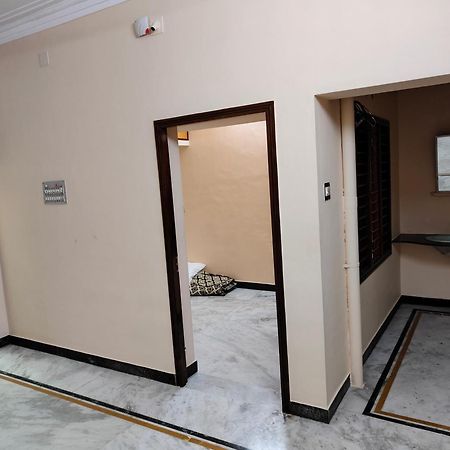 Guru Krupa Home Stay Тируваннамалай Экстерьер фото