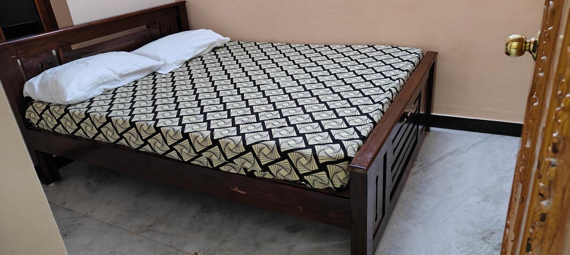 Guru Krupa Home Stay Тируваннамалай Экстерьер фото